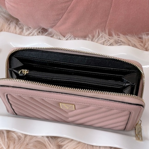 Victoria Secret Large Wallet - Picture 3 of 5